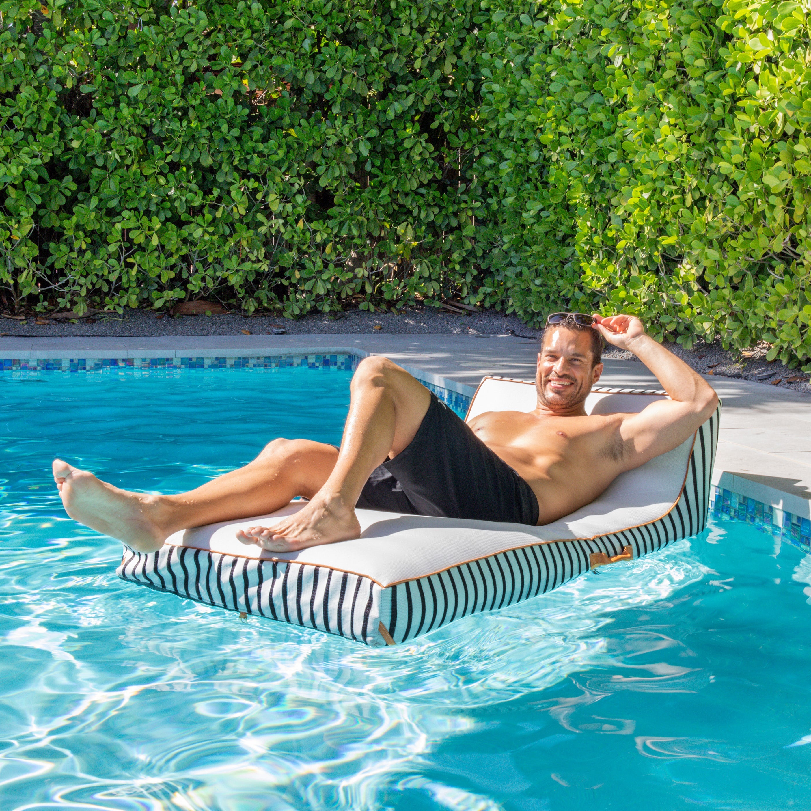 Lux Inflatable Chaise